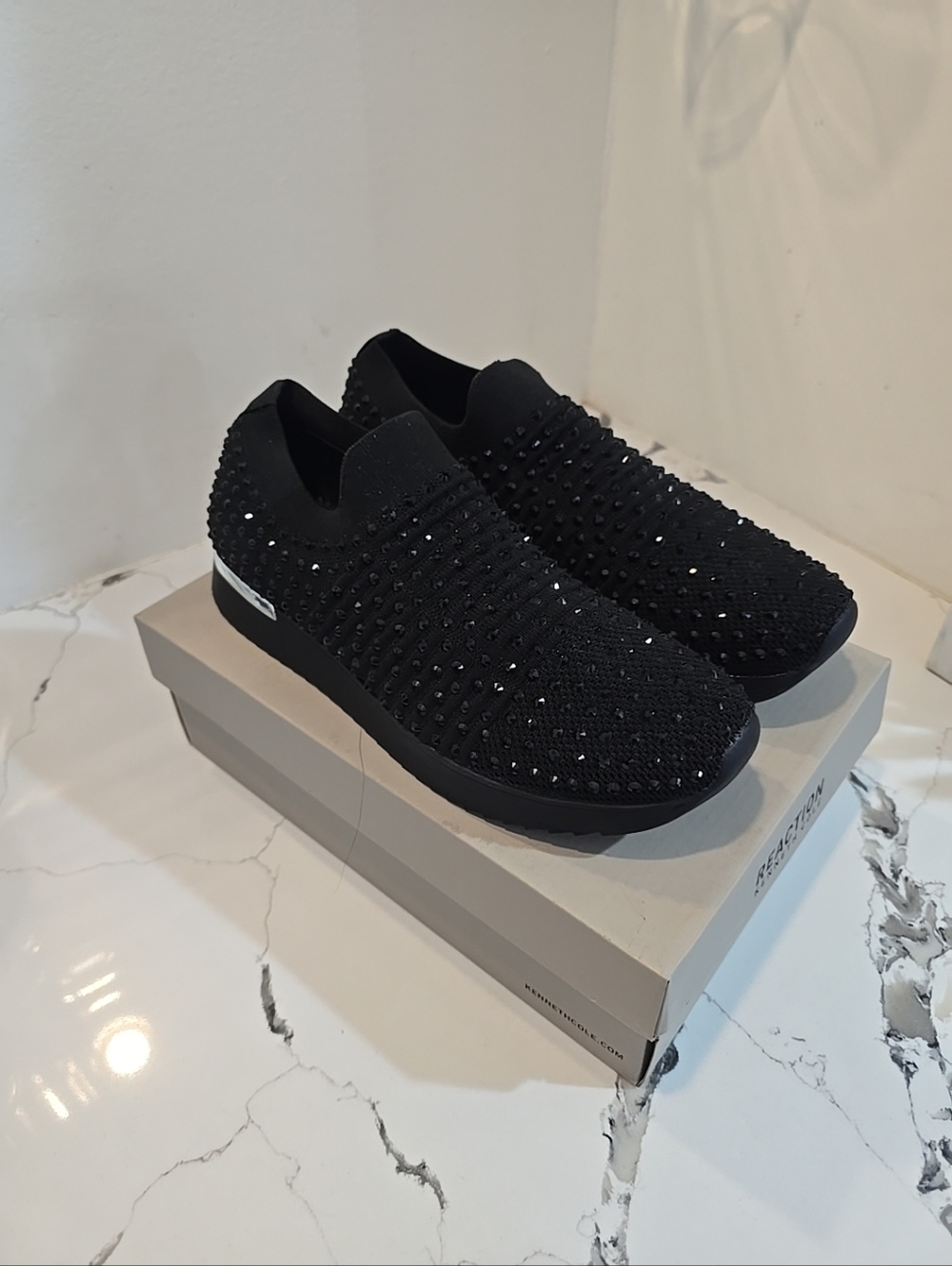 KENNETH COLE CAMERON JEWEL JOGGER Black Women's Size 11 Pre-owned Like New - Picture 4 of 10
